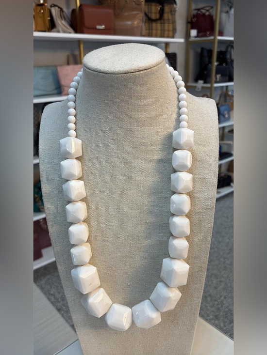 Jewelry - Elegant White Geometric Bead Necklace - Women Jewelry